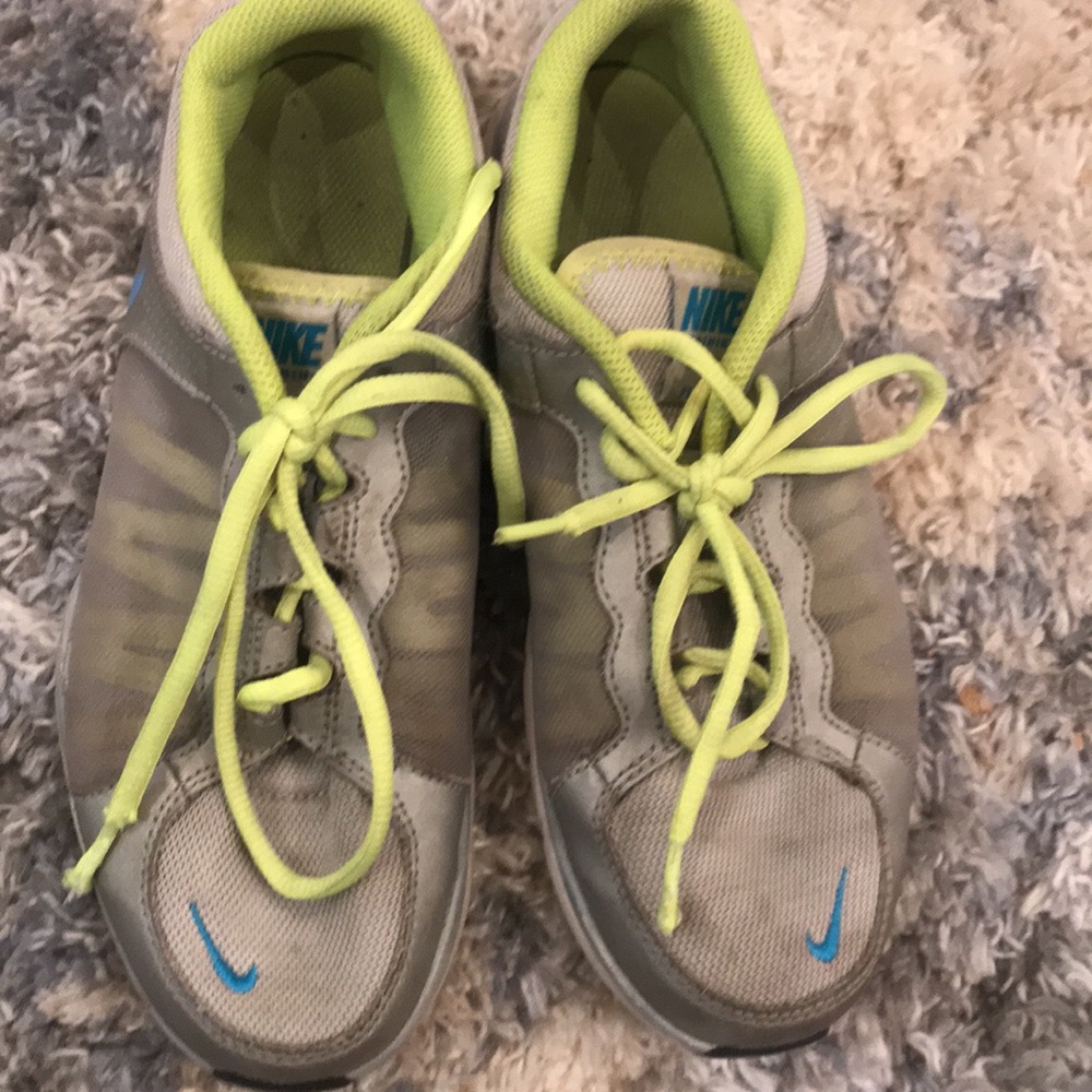 Lightly used nikes!